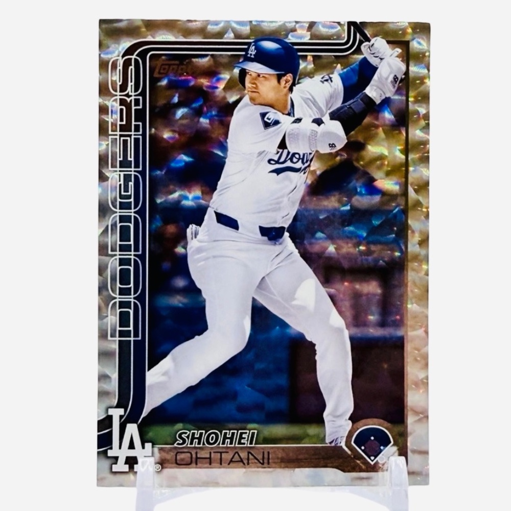 🔥⚾️ Shohei Ohtani - Topps silver cracked ice baseball card  Los Angeles Dodgers